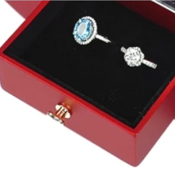 BNIB ACRYLIC APPLE HEART SHAPE PRESERVED RED ROSE RING/JEWELRY PRESENT GIFT BOX - Picture 7 of 16